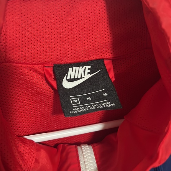 Nike Windrunner - Picture 3 of 3